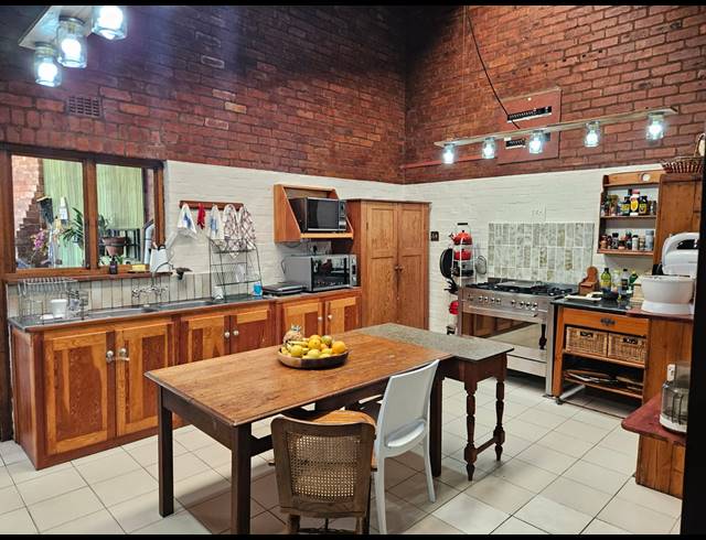 5 BEDROOM BED & BREAKFAST FOR SALE IN WESTVILLE